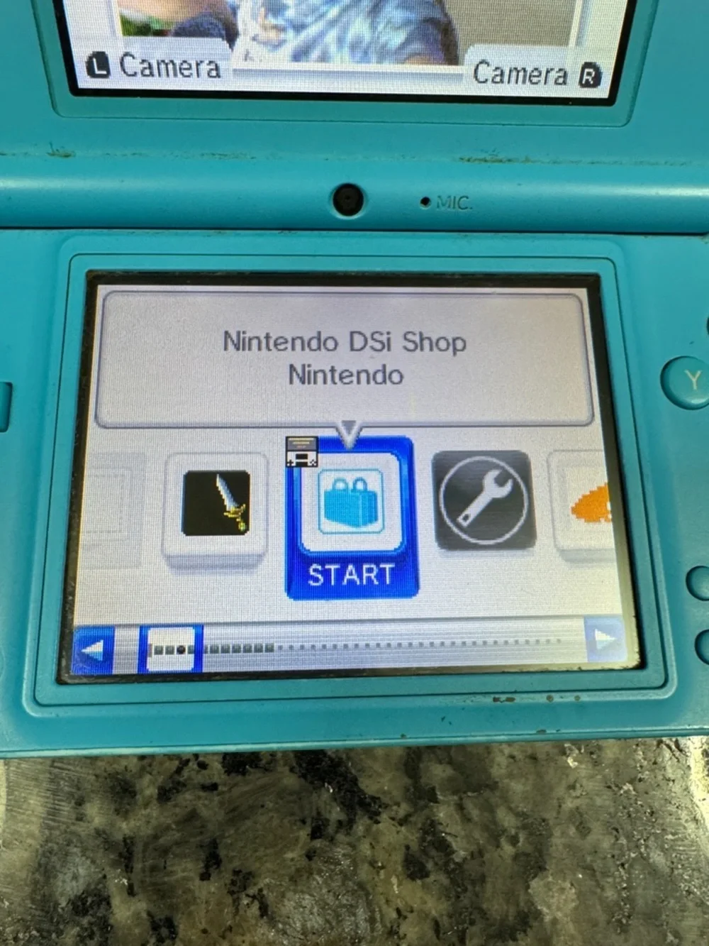 Nintendo DSI Sky Blue gaming system